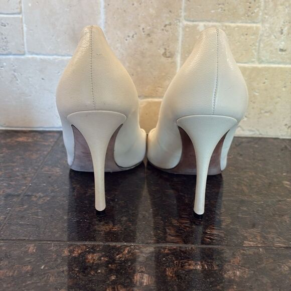 Valentino One Stud 100 Patent rhinestones, Pump, cream size 37.5/7 $1400 - Picture 8 of 14